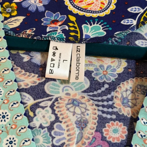 Liz Claiborne Size L Cover Up. Blue with Paisley and Floral Design. Light weight - Picture 6 of 6